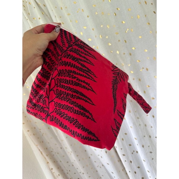Simply Sisters Lola Hawaiian Tropical Kupukupu Fern Large Wristlet Pouch - Picture 3 of 4